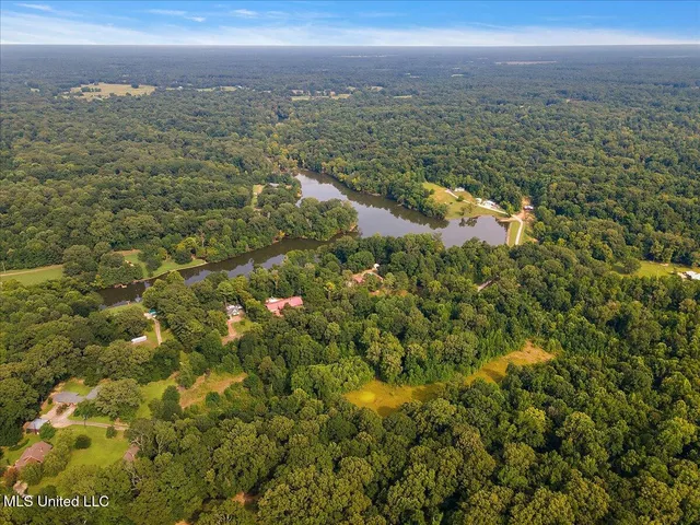 $550,000 | 317 Lakeview Drive, Yazoo City, MS 39194