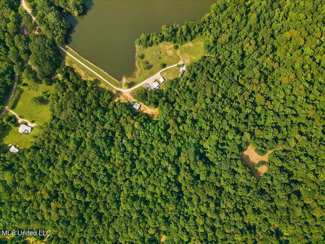 $550,000 | 317 Lakeview Drive, Yazoo City, MS 39194