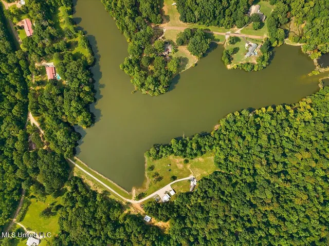 $550,000 | 317 Lakeview Drive, Yazoo City, MS 39194