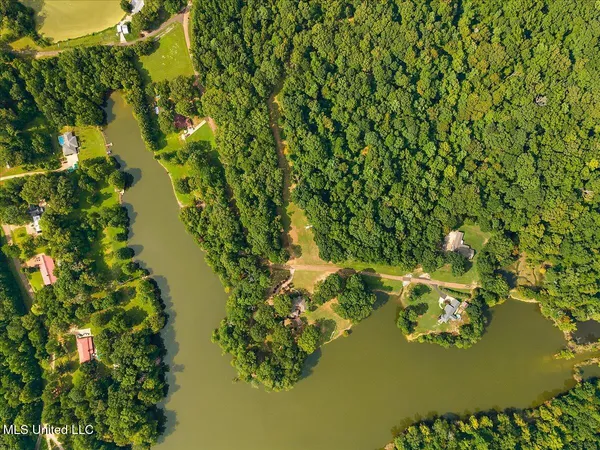 $550,000 | 317 Lakeview Drive, Yazoo City, MS 39194