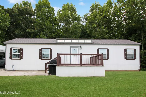 $550,000 | 317 Lakeview Drive, Yazoo City, MS 39194