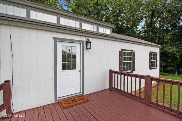 $550,000 | 317 Lakeview Drive, Yazoo City, MS 39194