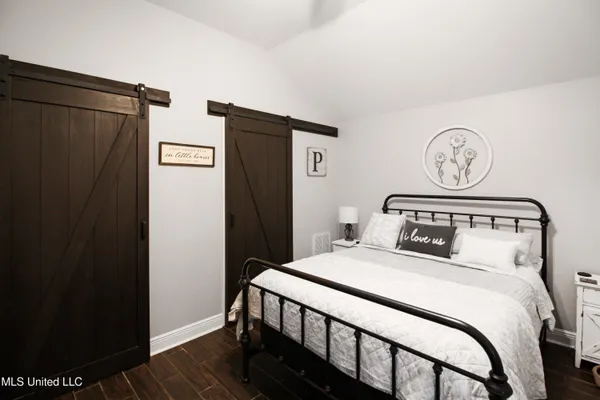 $550,000 | 317 Lakeview Drive, Yazoo City, MS 39194