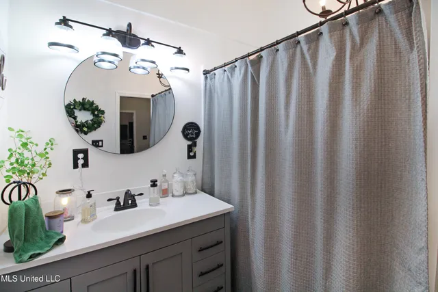 $550,000 | 317 Lakeview Drive, Yazoo City, MS 39194