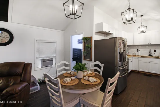 $550,000 | 317 Lakeview Drive, Yazoo City, MS 39194