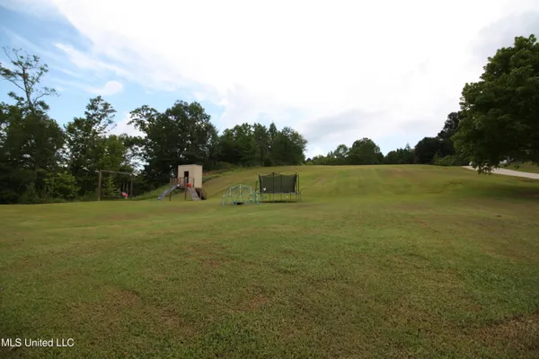 $550,000 | 317 Lakeview Drive, Yazoo City, MS 39194
