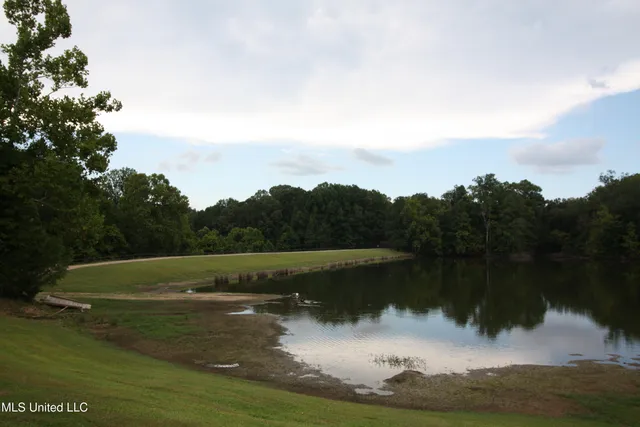 $550,000 | 317 Lakeview Drive, Yazoo City, MS 39194