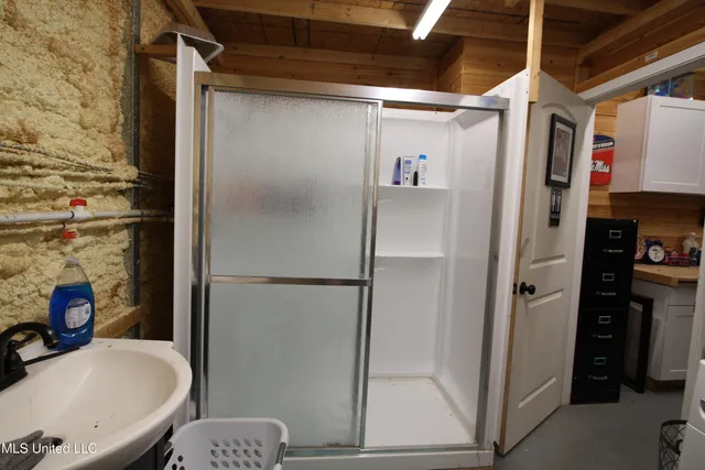 $550,000 | 317 Lakeview Drive, Yazoo City, MS 39194