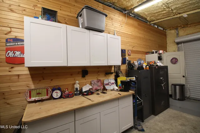 $550,000 | 317 Lakeview Drive, Yazoo City, MS 39194