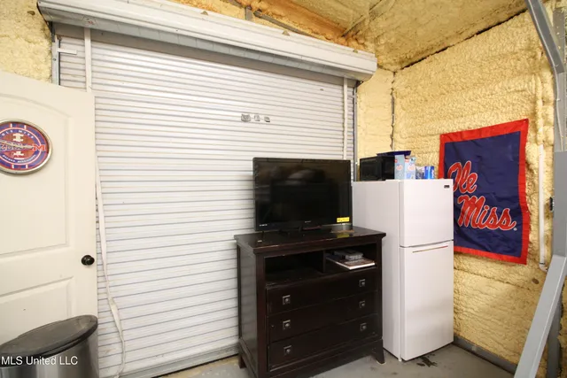 $550,000 | 317 Lakeview Drive, Yazoo City, MS 39194