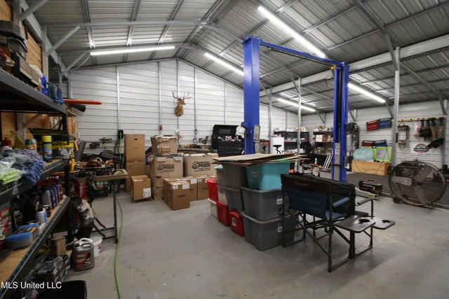 $550,000 | 317 Lakeview Drive, Yazoo City, MS 39194