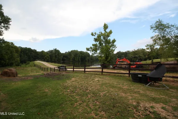 $550,000 | 317 Lakeview Drive, Yazoo City, MS 39194