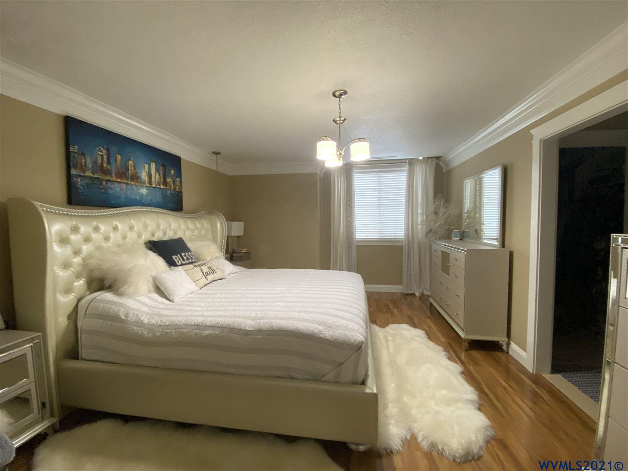 4325 MacLeay Road Southeast Salem, OR 97317 - Photo 10 of 40 Gallery Image 10