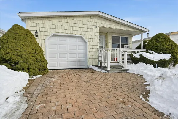$120,000 | 54 Dogwood Lane, Manorville, NY 11949