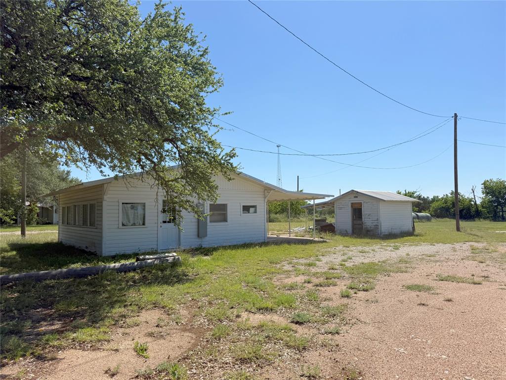 913 North Rice Street Hamilton, TX 76531 - Photo 4 of 28