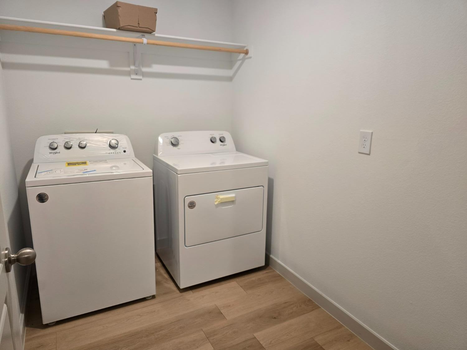 7425 8th Street Lubbock, TX 79416 - Photo 22 of 25 a utility room with dryer and washer