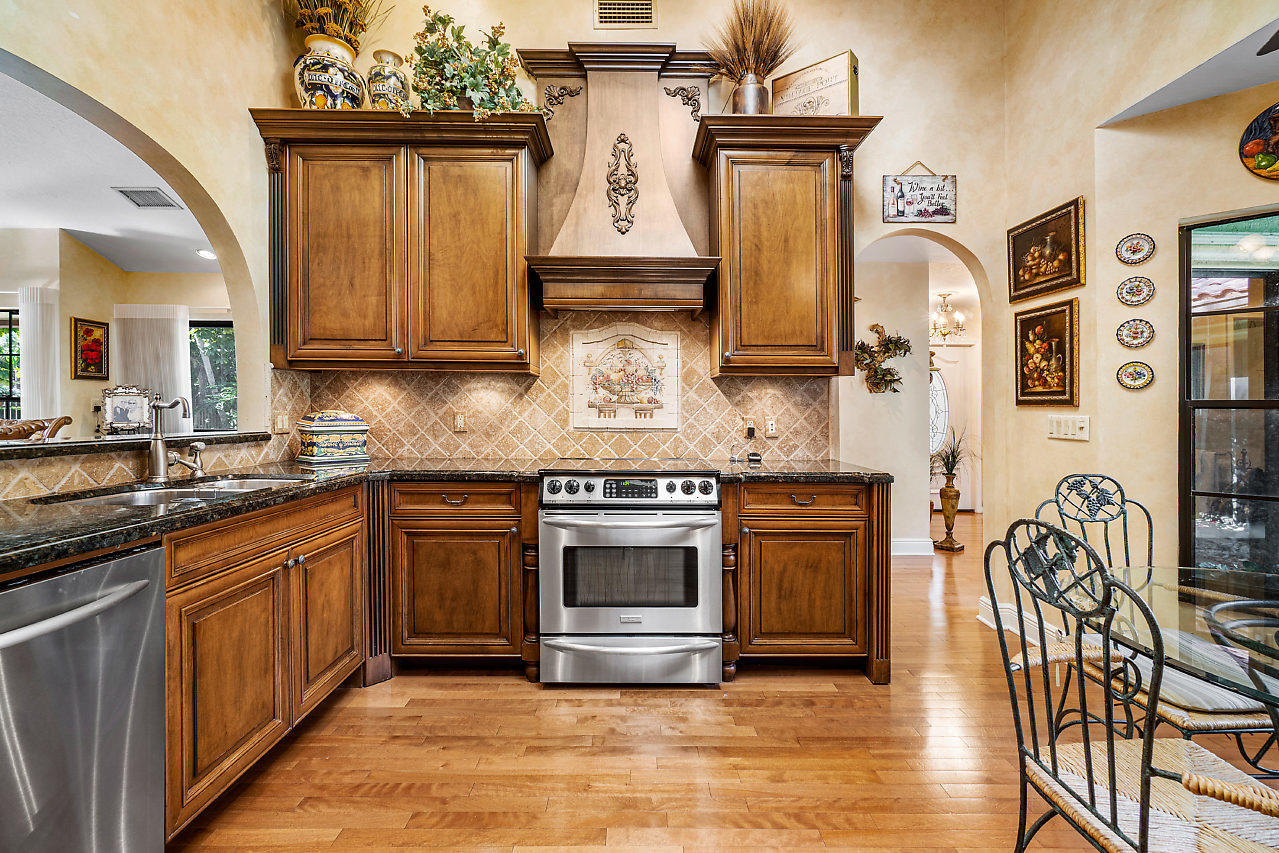 21772 Club Villa Terrace Boca Raton, FL 33433 - Photo 13 of 26 TRULY A CHEF'S DELIGHT
