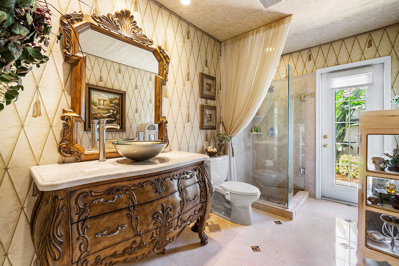 21772 Club Villa Terrace Boca Raton, FL 33433 - Photo 24 of 26 BEAUTIFUL NEWLY UPDATED GUEST BATH