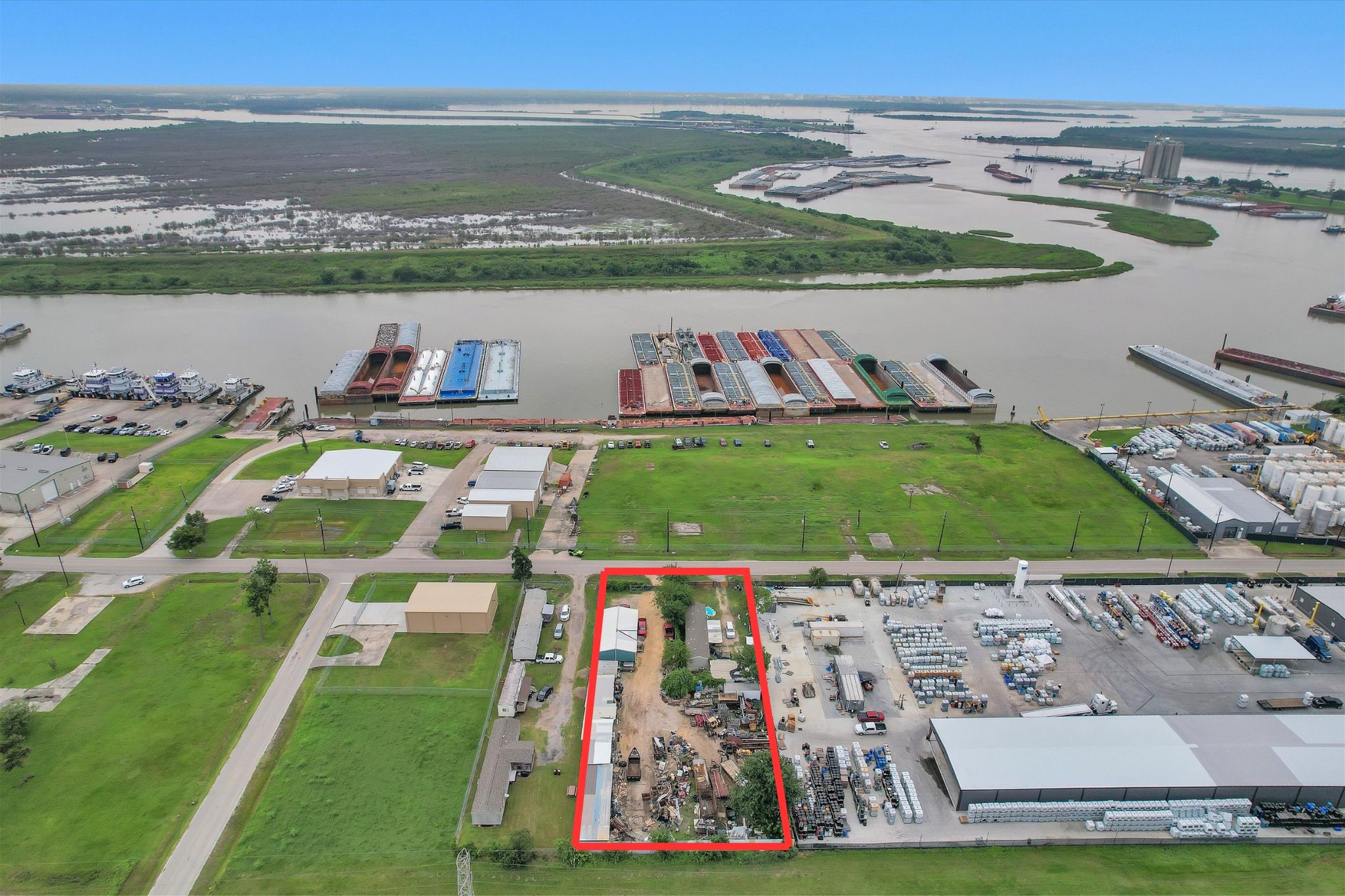 908 Lakeside Drive Channelview, TX 77530 - Photo 2 of 15