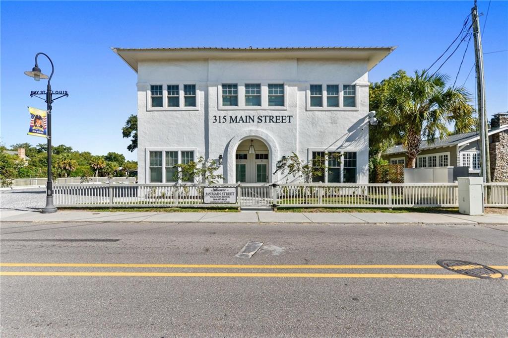 315 Main Street, Unit H Bay St. Louis, MS 39520 - Photo 2 of 33