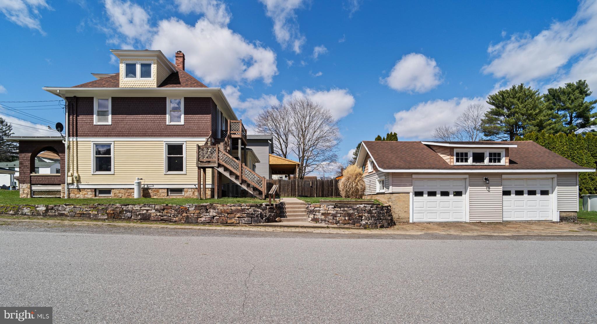 209 South High Street Port Matilda, PA 16870 - Photo 2 of 39