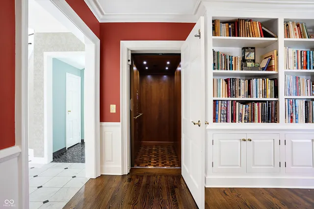 $1,350,000 | 2505 Riverside Drive, Columbus, IN 47201