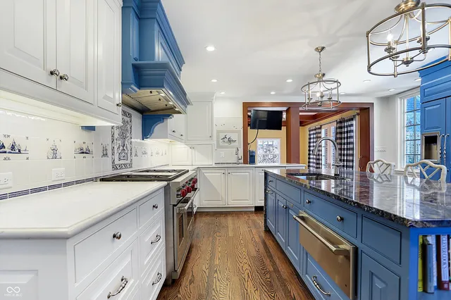 $1,350,000 | 2505 Riverside Drive, Columbus, IN 47201