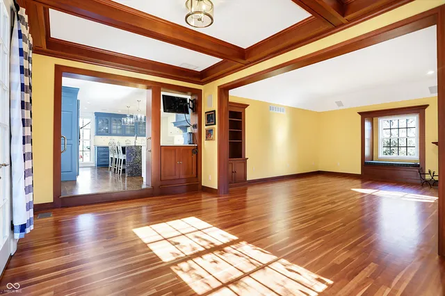 $1,350,000 | 2505 Riverside Drive, Columbus, IN 47201