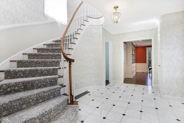 $1,350,000 | 2505 Riverside Drive, Columbus, IN 47201