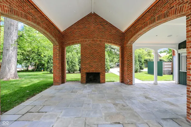 $1,350,000 | 2505 Riverside Drive, Columbus, IN 47201