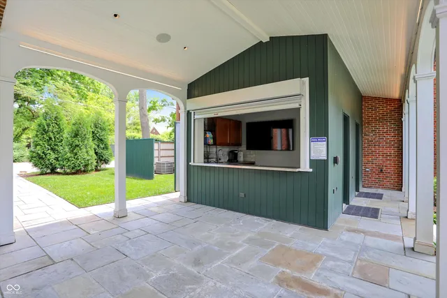 $1,350,000 | 2505 Riverside Drive, Columbus, IN 47201