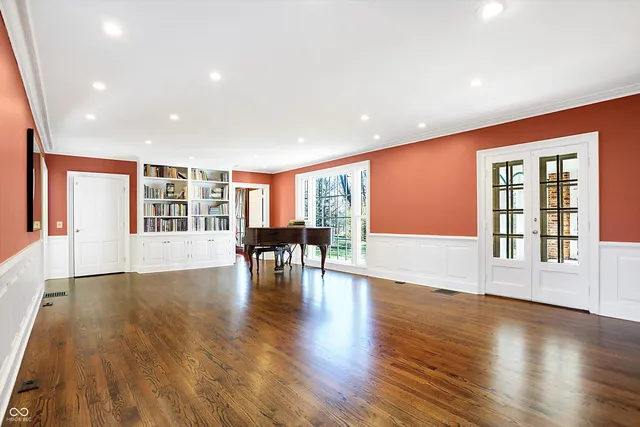 $1,350,000 | 2505 Riverside Drive, Columbus, IN 47201