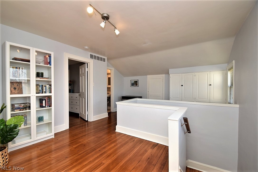 2192 Edgerton Road Cleveland, OH 44118 - Photo 18 of 24 Gallery Image 18