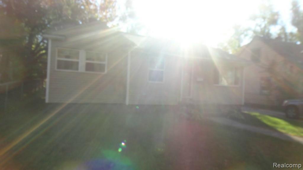 3124 Fleming Road Flint, MI 48504 - Photo 3 of 8 DSC00177.jpg