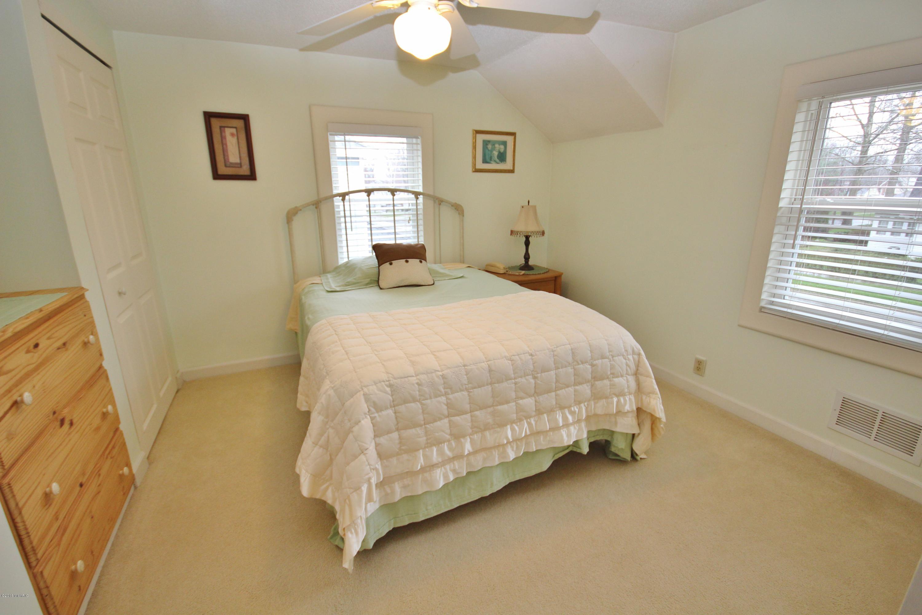 410 East Hoffman Street Three Rivers, MI 49093 - Photo 32 of 37 IMG_6930