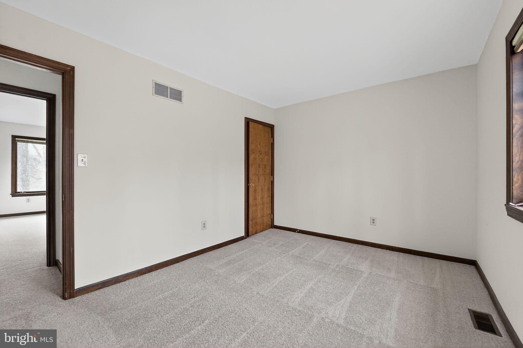 11753 Farside Road Ellicott City, MD 21042 - Photo 10 of 30 Gallery Image 10