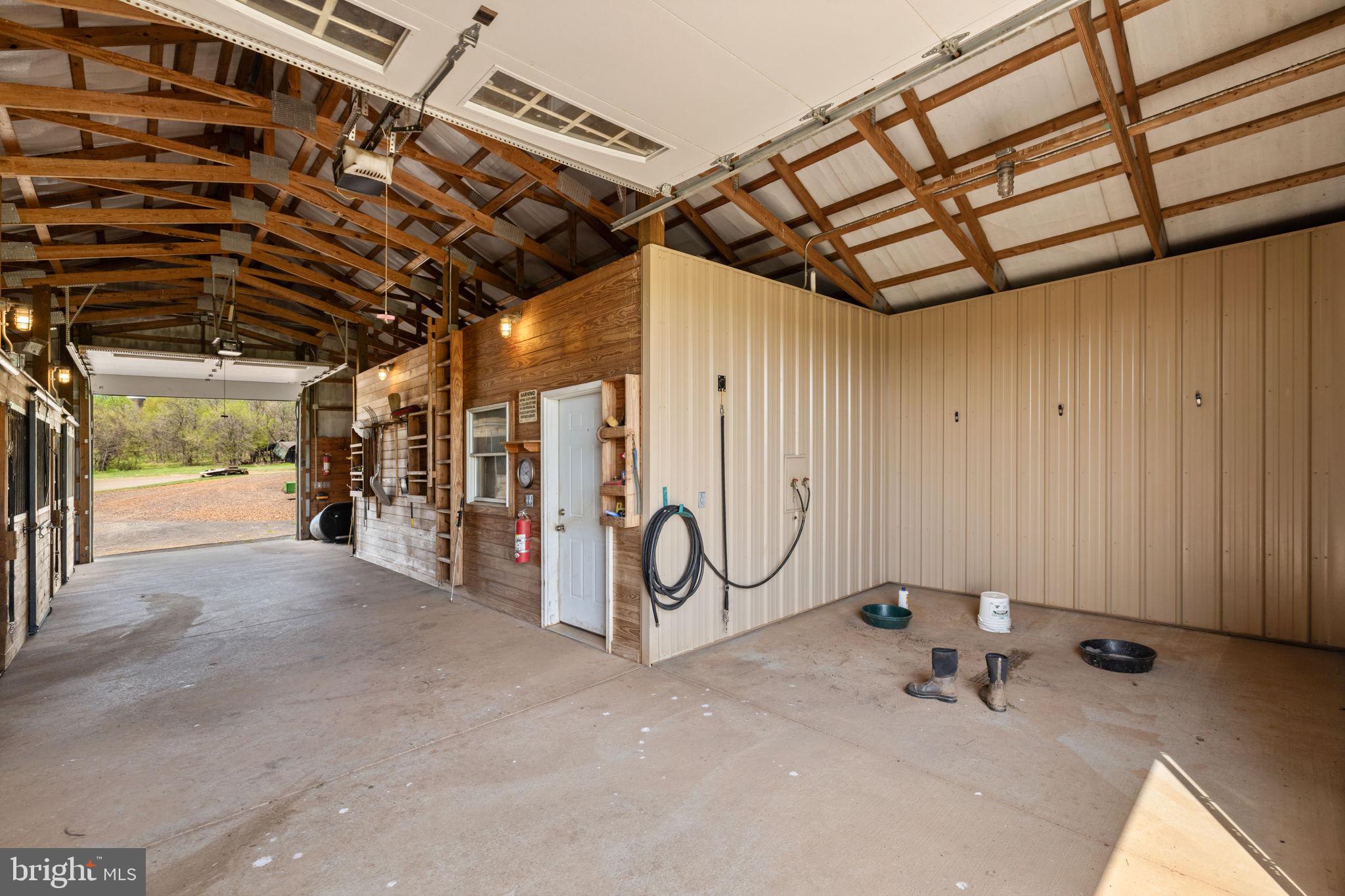 17280 Reid Road Brandy Station, VA 22714 - Photo 112 of 145 Hot and Cold wash stall