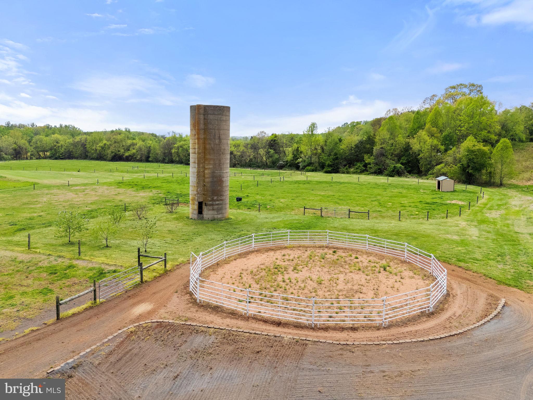 17280 Reid Road Brandy Station, VA 22714 - Photo 121 of 145 Round Pen
