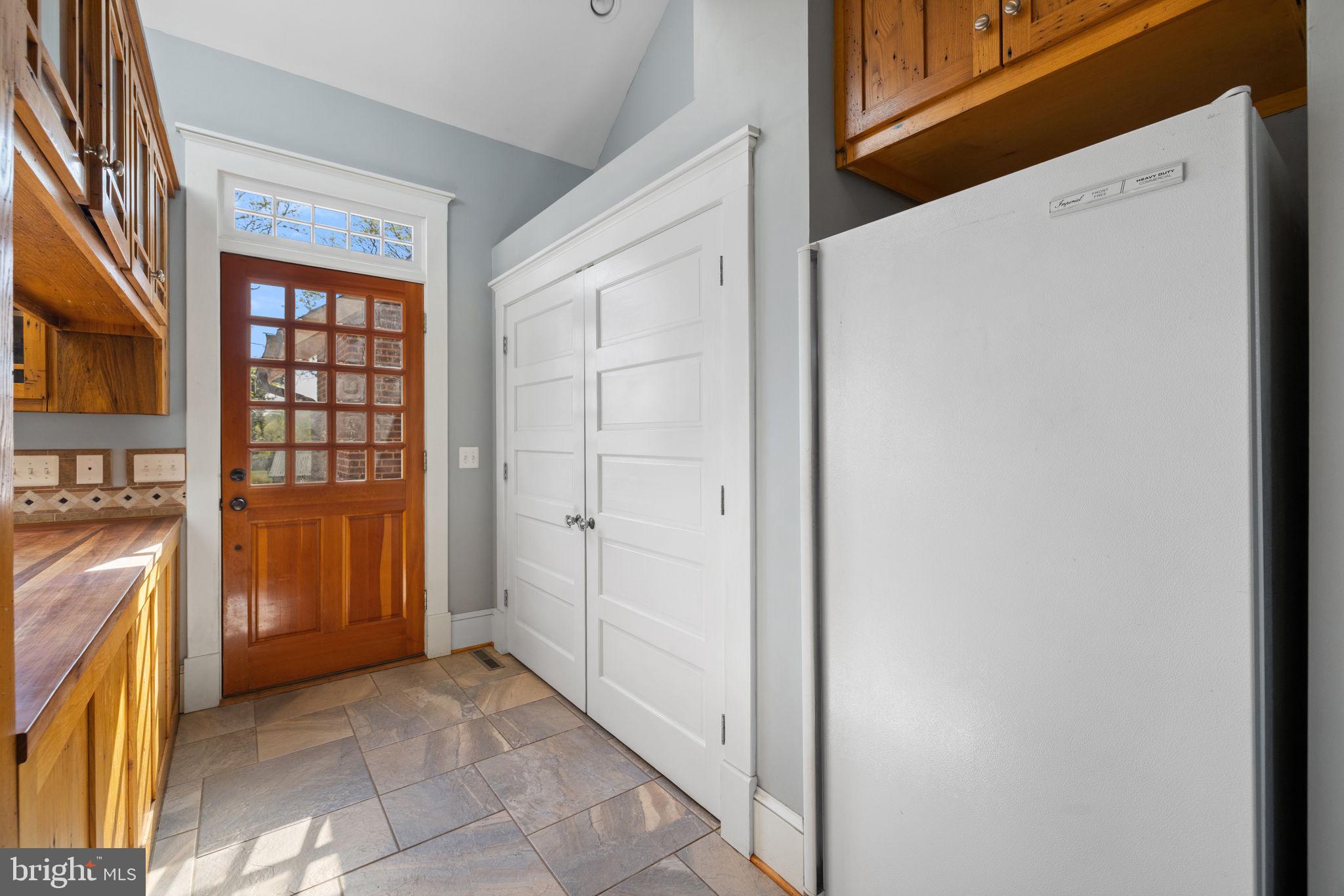 17280 Reid Road Brandy Station, VA 22714 - Photo 43 of 145 Kitchen entry door with closet