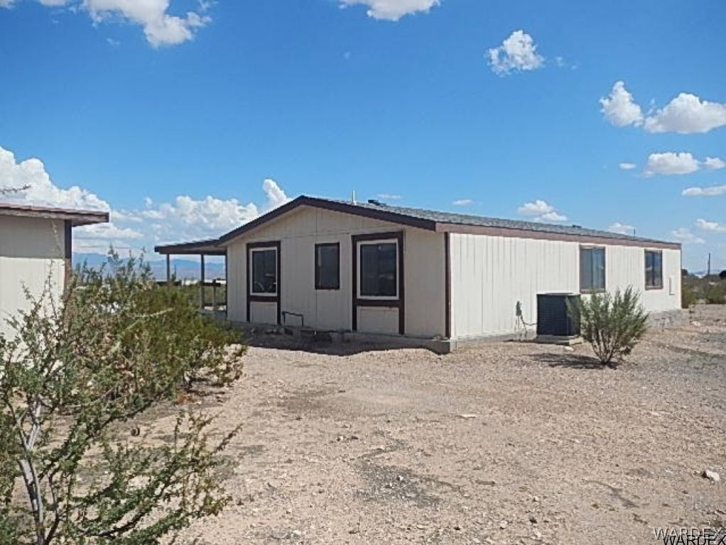 565 South Escuela Road Golden Valley, AZ 86413 - Photo 2 of 6