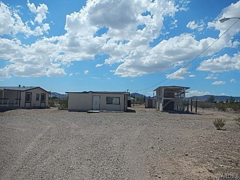565 South Escuela Road Golden Valley, AZ 86413 - Photo 3 of 6