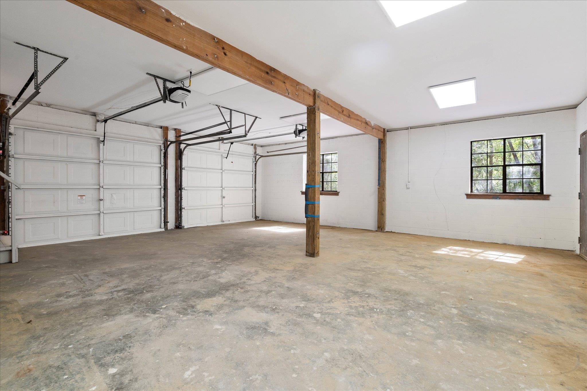 141 Sara Avenue South Daphne, AL 36527 - Photo 23 of 28 Garage