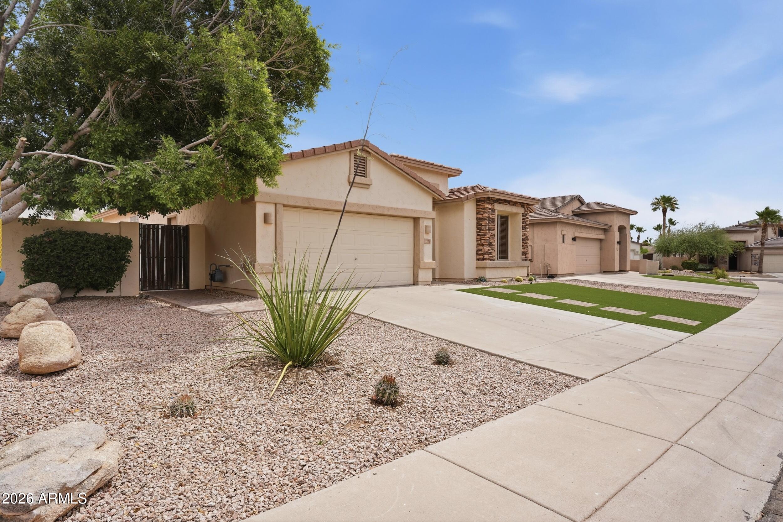 1724 West Deer Creek Road Phoenix, AZ 85045 - Photo 3 of 25