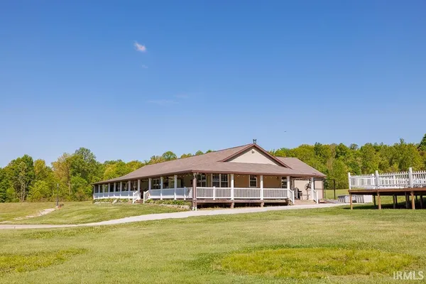 $799,000 | 2879 East Calvertville Road, Bloomfield, IN 47424
