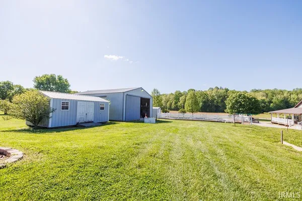 $799,000 | 2879 East Calvertville Road, Bloomfield, IN 47424