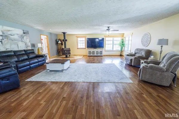 $799,000 | 2879 East Calvertville Road, Bloomfield, IN 47424