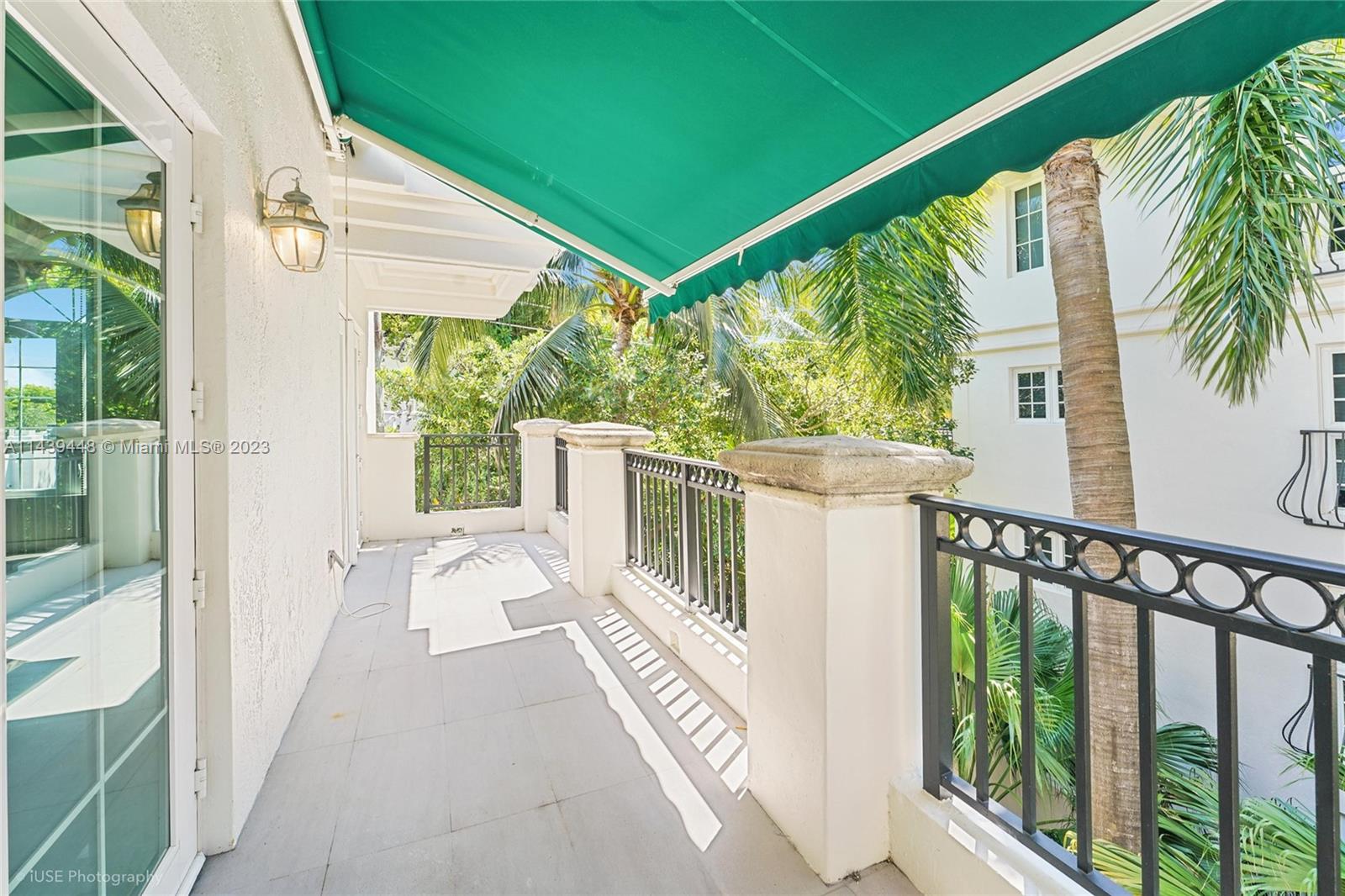 730 3rd Street, Unit 207 Miami Beach, FL 33139 - Photo 14 of 19 a balcony with view of garden