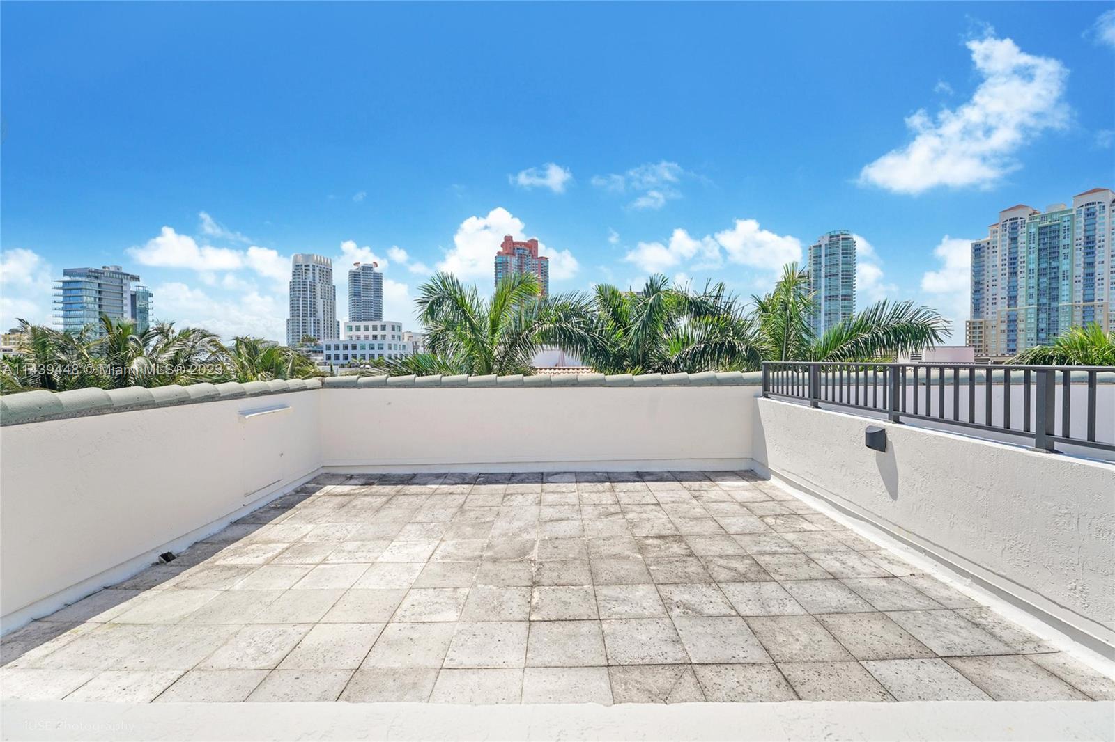 730 3rd Street, Unit 207 Miami Beach, FL 33139 - Photo 15 of 19 a view of a terrace