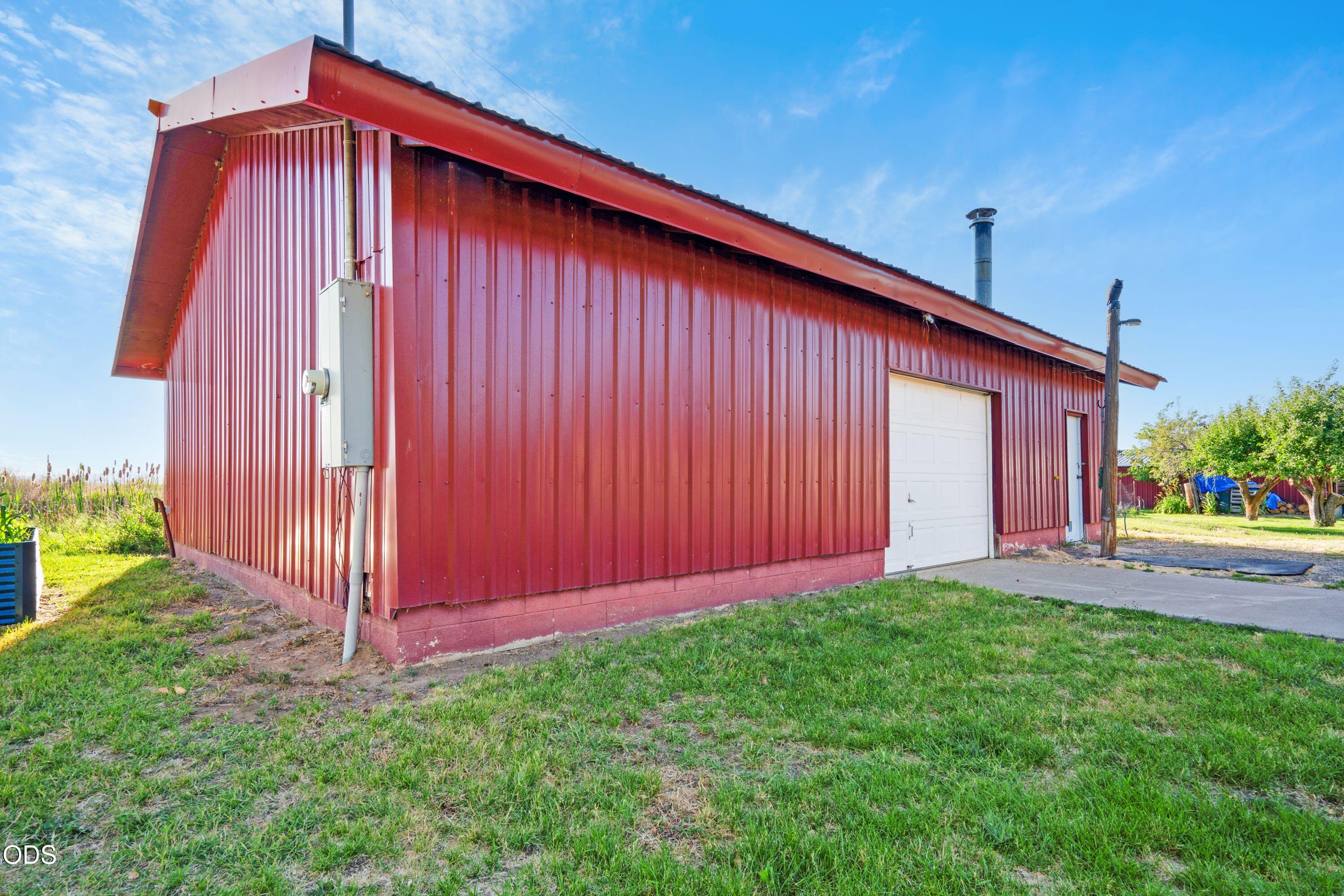 8230 Hill Road Klamath Falls, OR 97603 - Photo 29 of 33