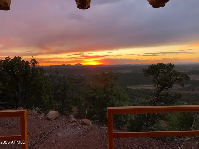 $825,000 | 80 N3313, Show Low, AZ 85901